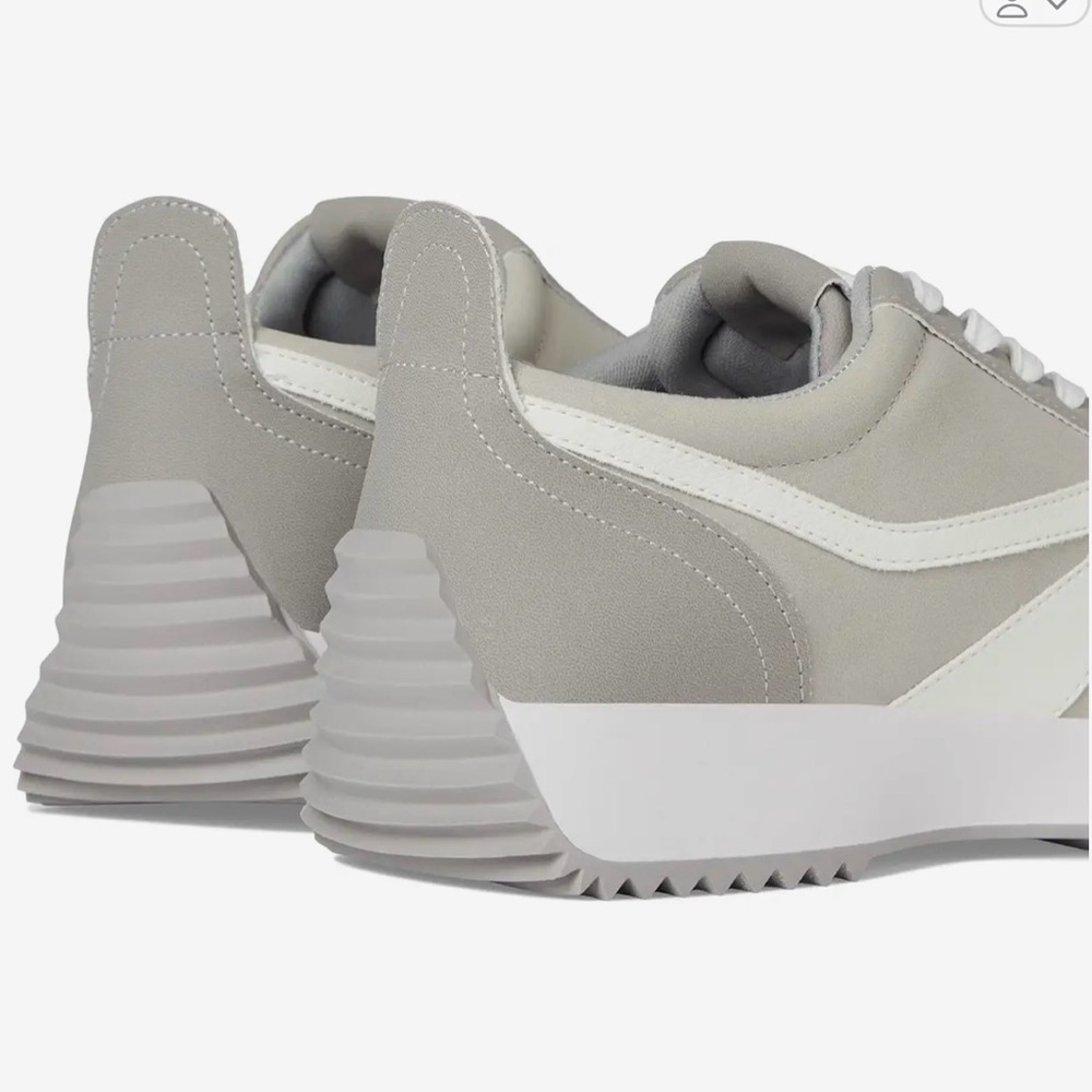 NWT - Women’s Dolce Vita “Bynx” Sneakers 2Tone with shoe lace- Taupe White -8.5 - Picture 3 of 9